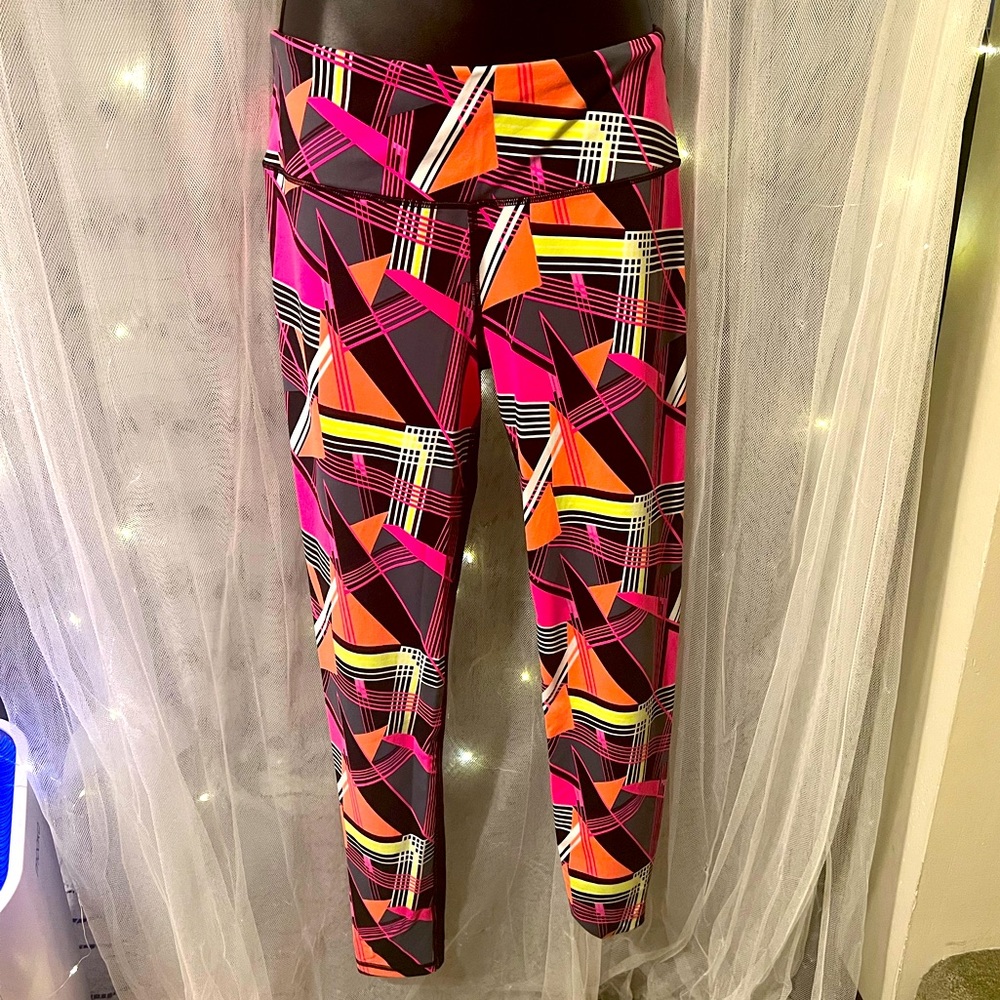 Victoria’s Secret VSX Sport knockout leggings